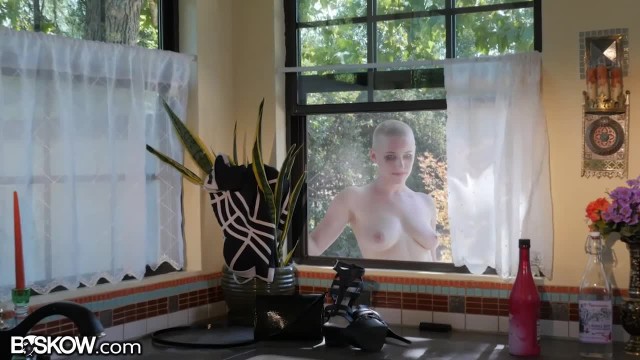 Голая телка хочет секса - #1